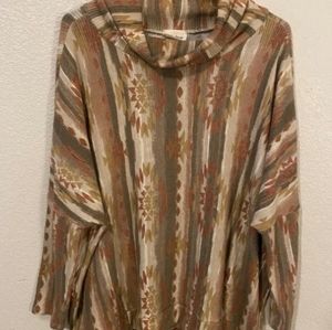 hirt Medium, Turtleneck, Southwest Print, Tribal,